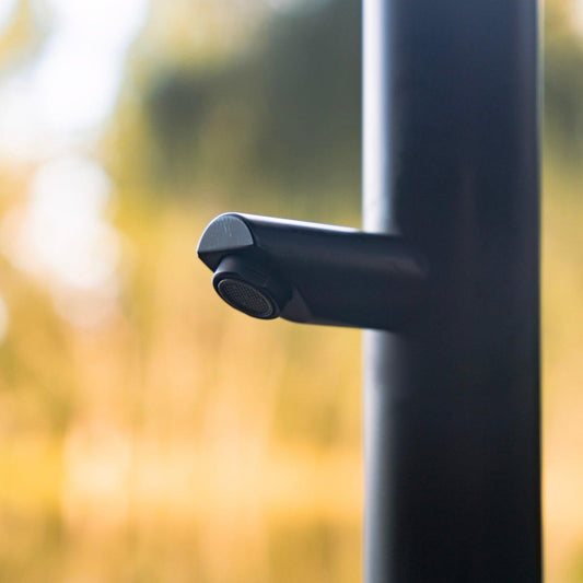 Maia Buitendouche - Mat Zwart